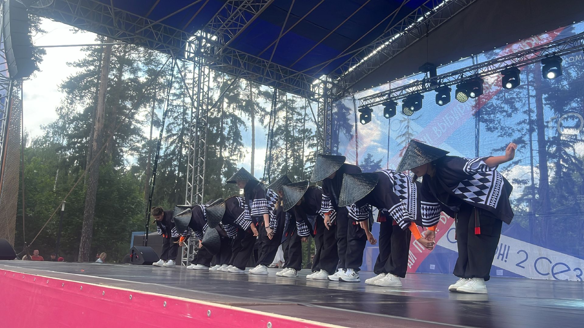 город танцует в парках, балашиха, парки балашихи, пестовский парк,