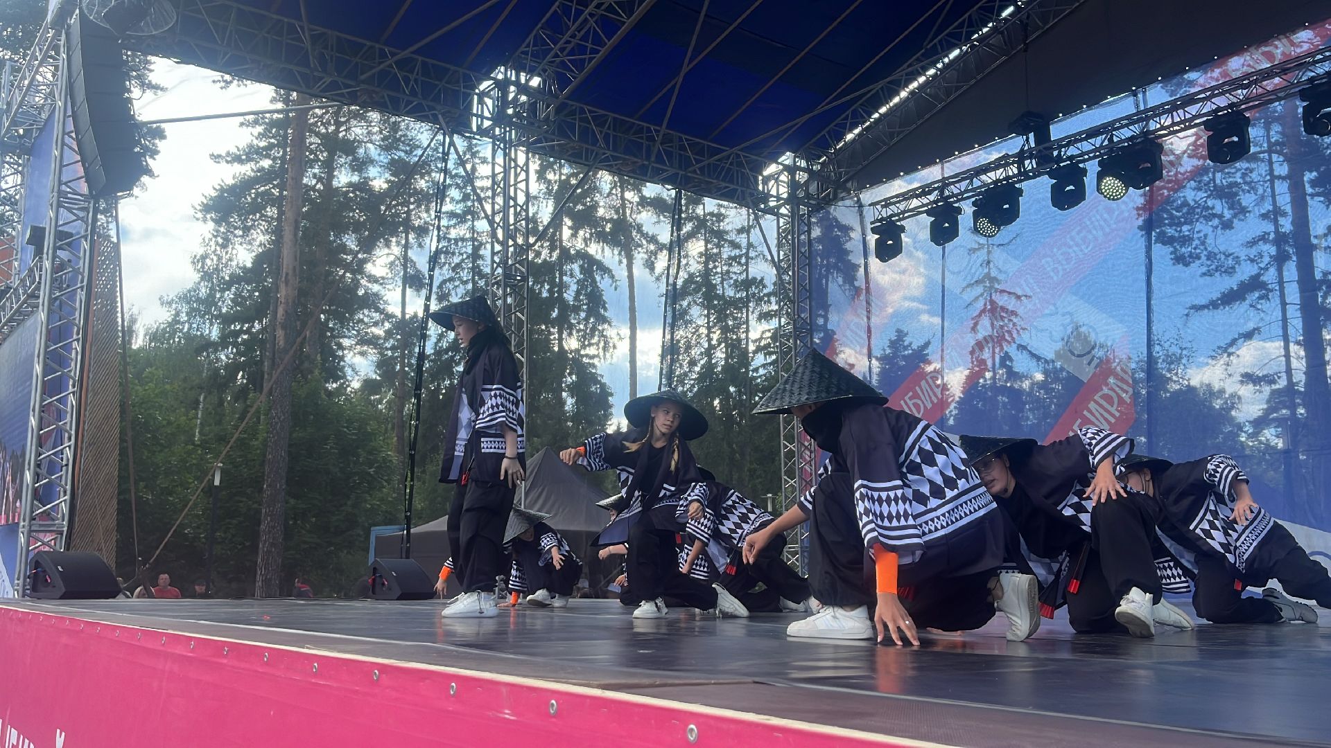 город танцует в парках, балашиха, парки балашихи, пестовский парк,