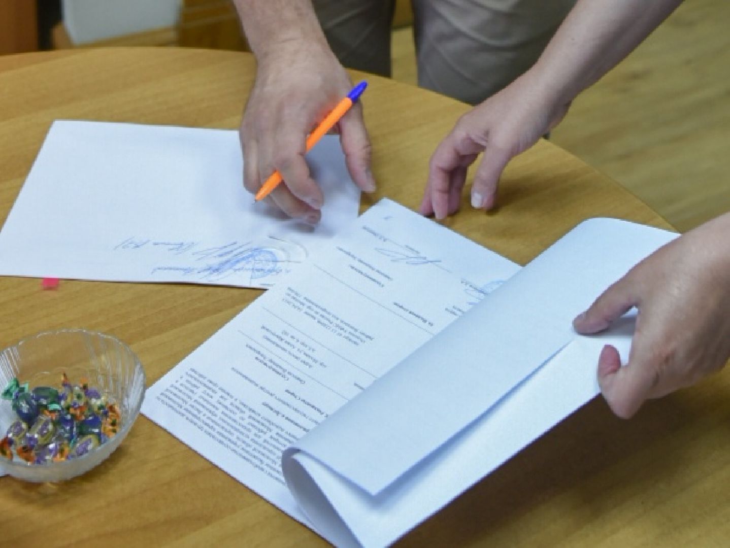 Бронницы, Земля врачам, Врачу вручили документы на землю, Земля под строительство дома, Бронницкая больница,