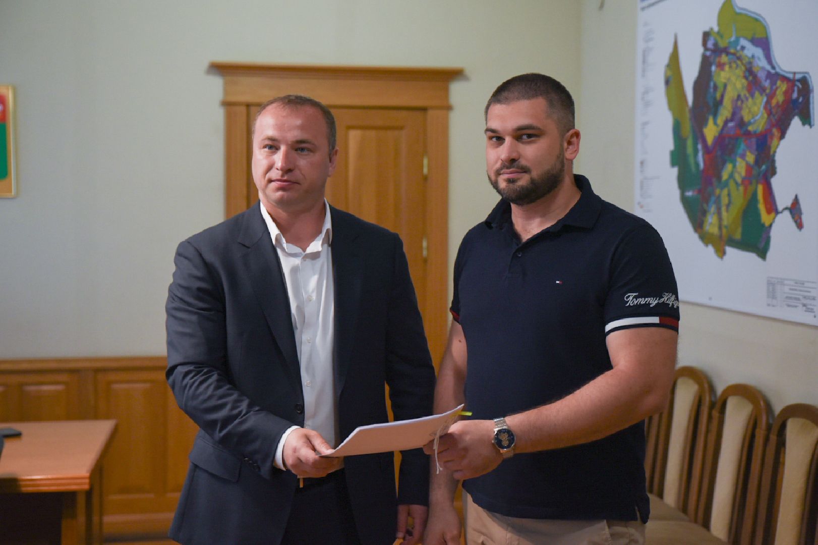 Бронницы, Земля врачам, Врачу вручили документы на землю, Земля под строительство дома, Бронницкая больница,