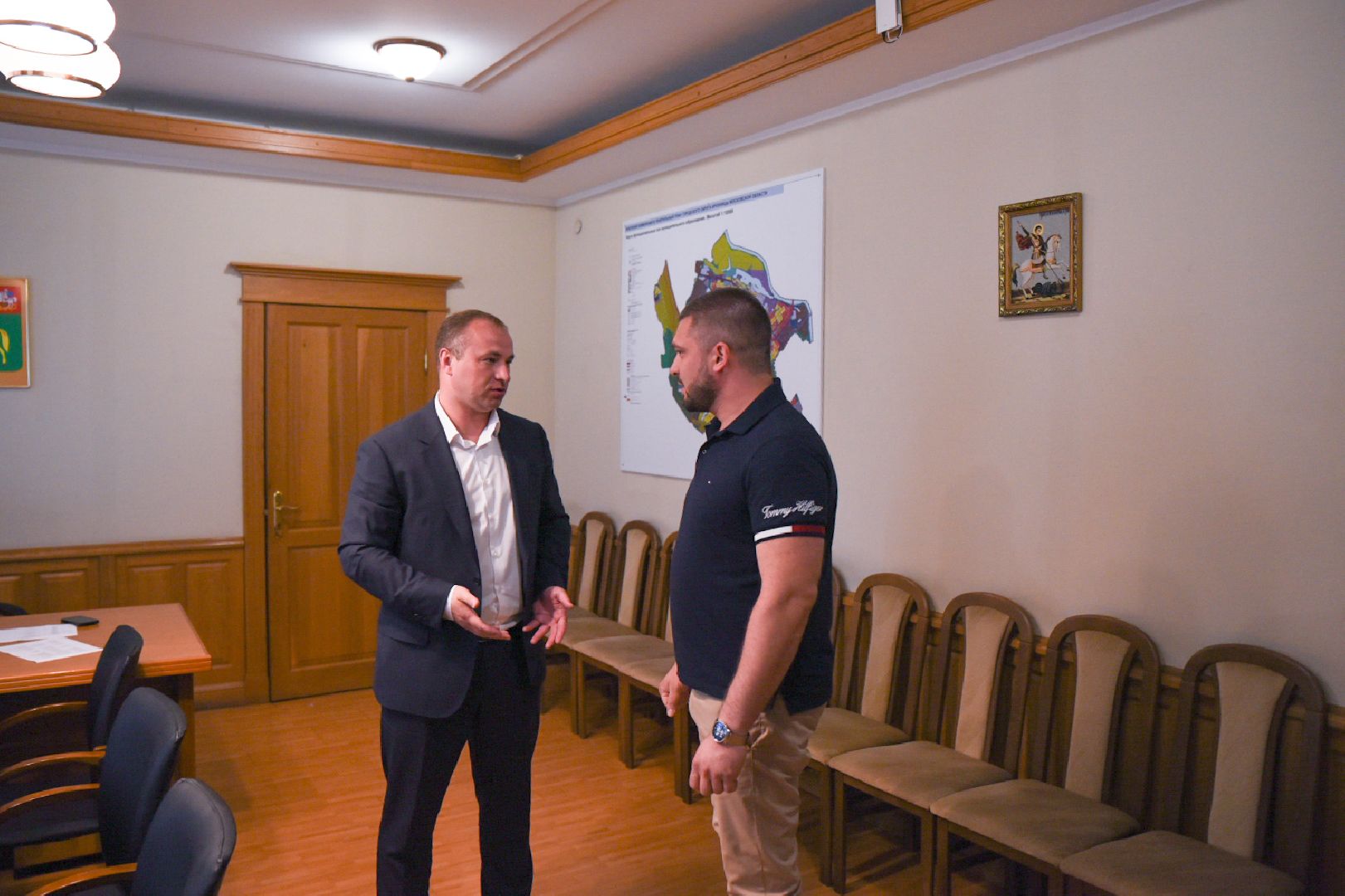 Бронницы, Земля врачам, Врачу вручили документы на землю, Земля под строительство дома, Бронницкая больница,