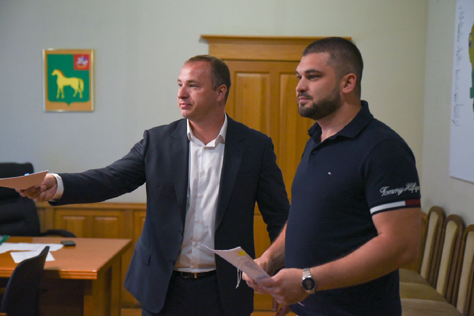 Бронницы, Земля врачам, Врачу вручили документы на землю, Земля под строительство дома, Бронницкая больница,