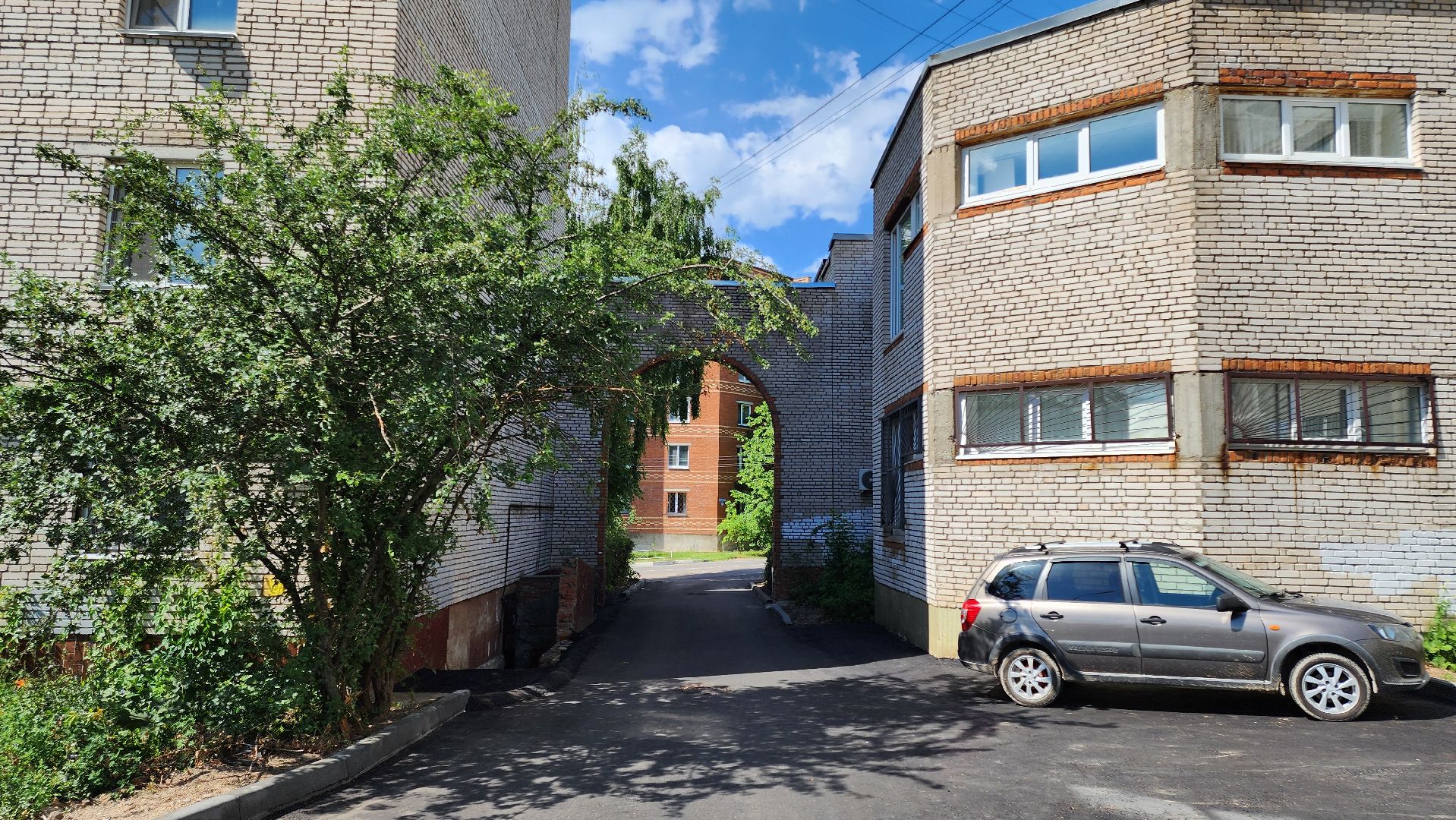 кашира, комплексное благоустройство дворов, мкд, парковки, входные группы, тротуар, каштаны, озеленение,