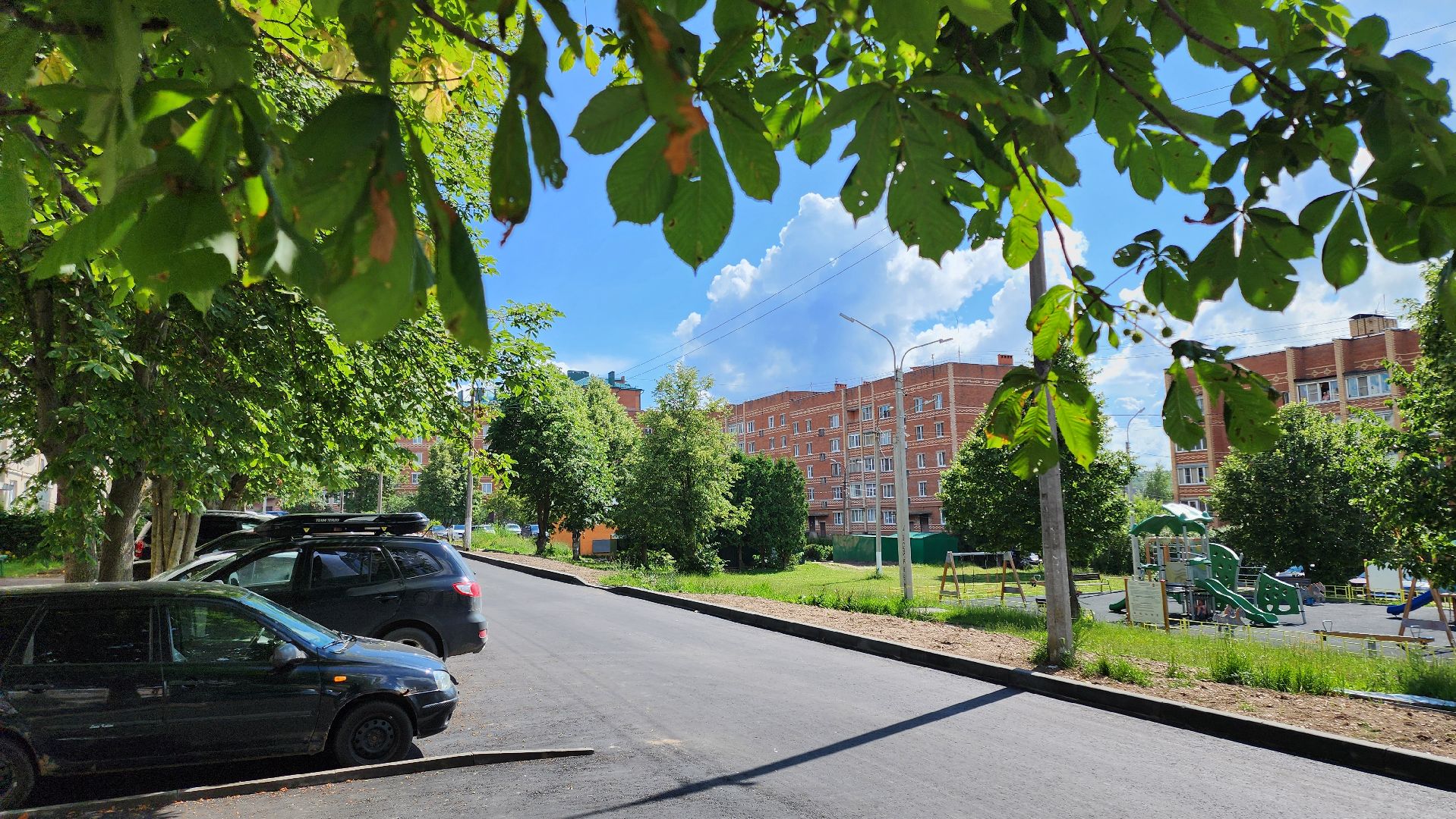 кашира, комплексное благоустройство дворов, мкд, парковки, входные группы, тротуар, каштаны, озеленение,