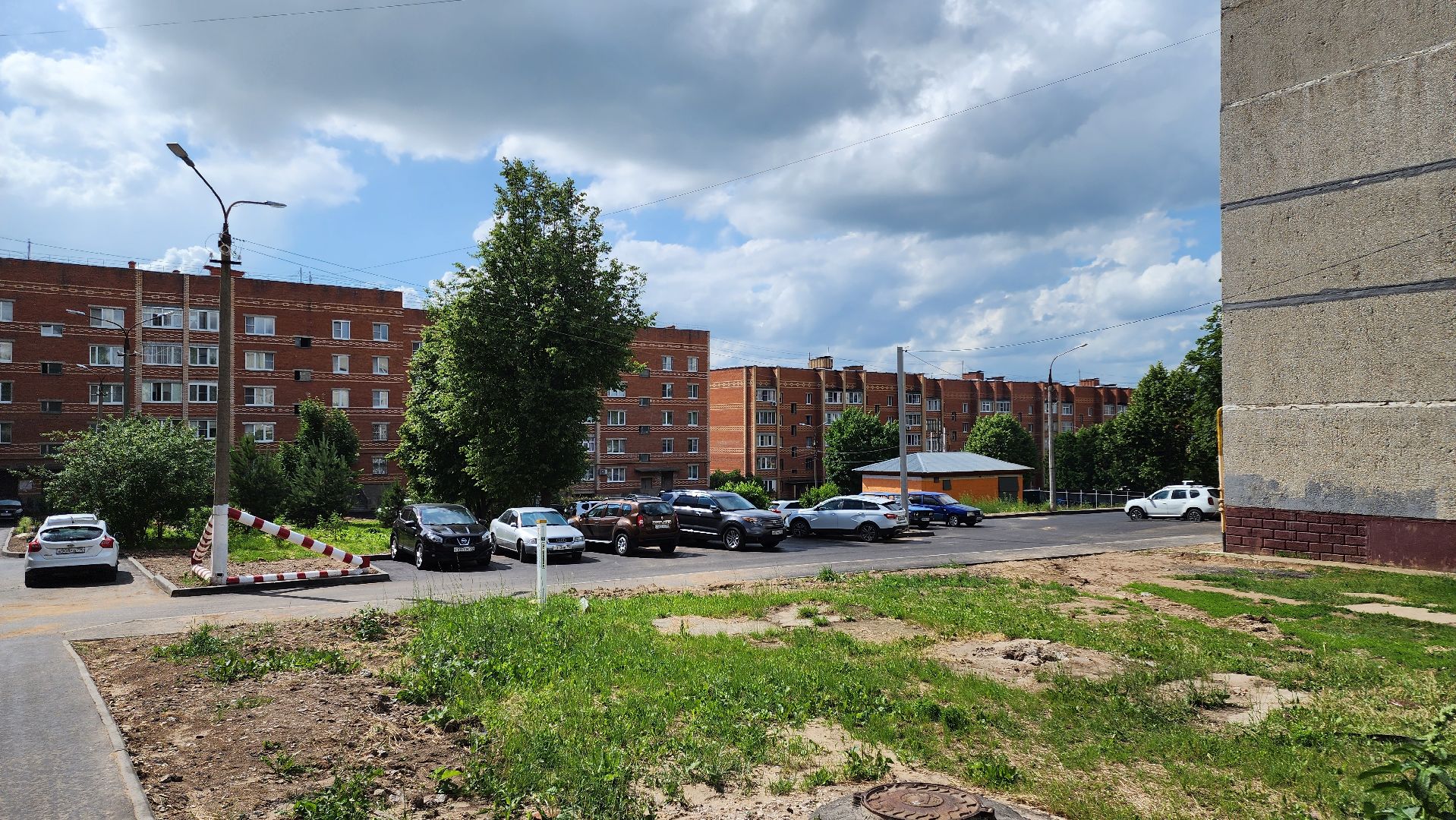 кашира, комплексное благоустройство дворов, мкд, парковки, входные группы, тротуар, каштаны, озеленение,