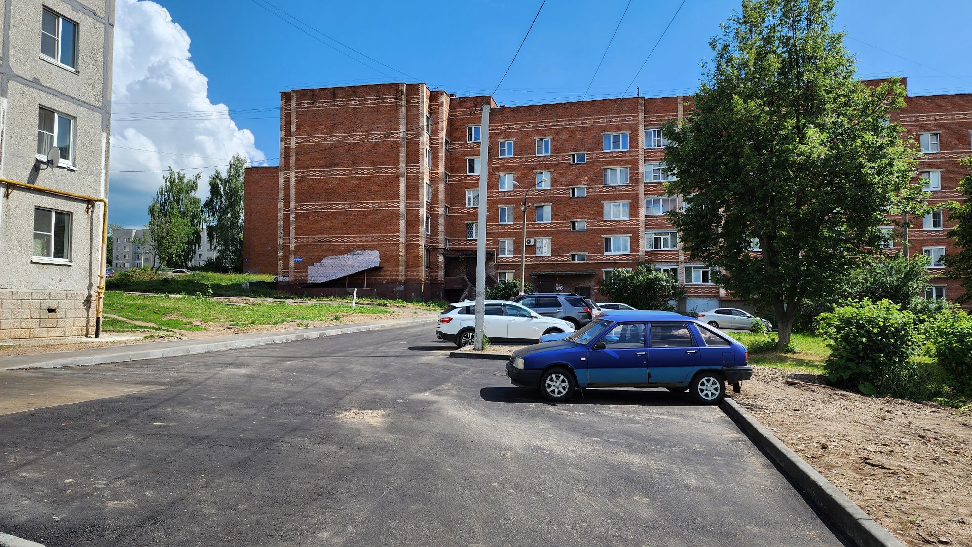 кашира, комплексное благоустройство дворов, мкд, парковки, входные группы, тротуар, каштаны, озеленение,