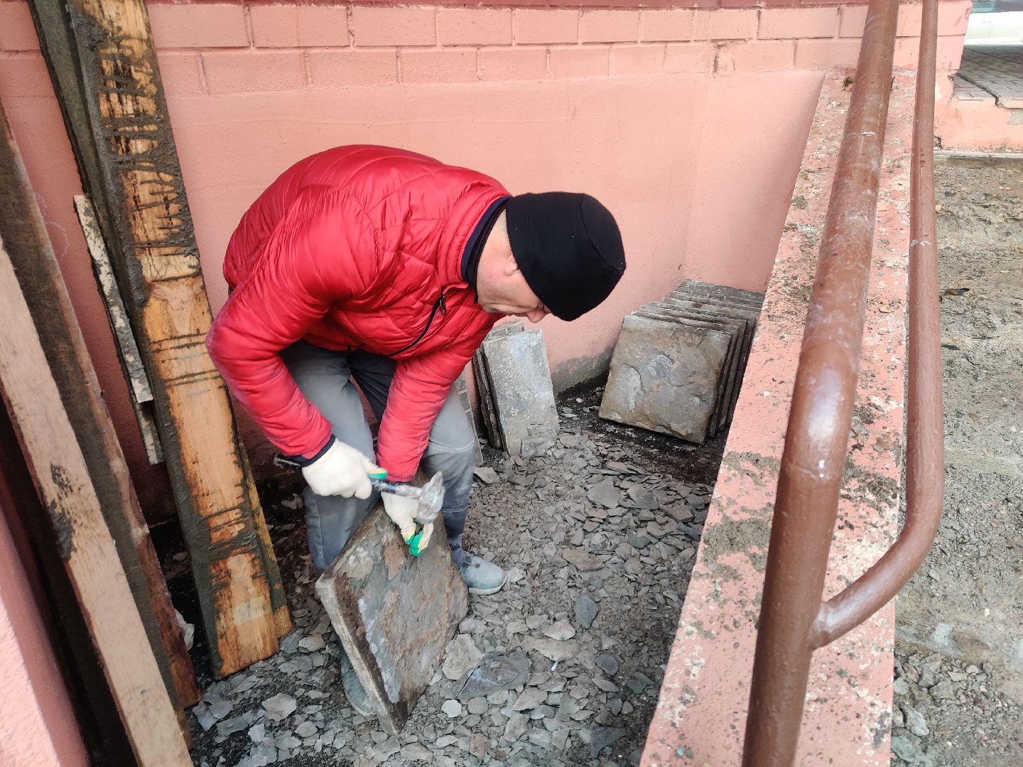 Красноармейск, перемены, ремонт лестницы, оживлённый маршрут, новые ступеньки, управляющая компания