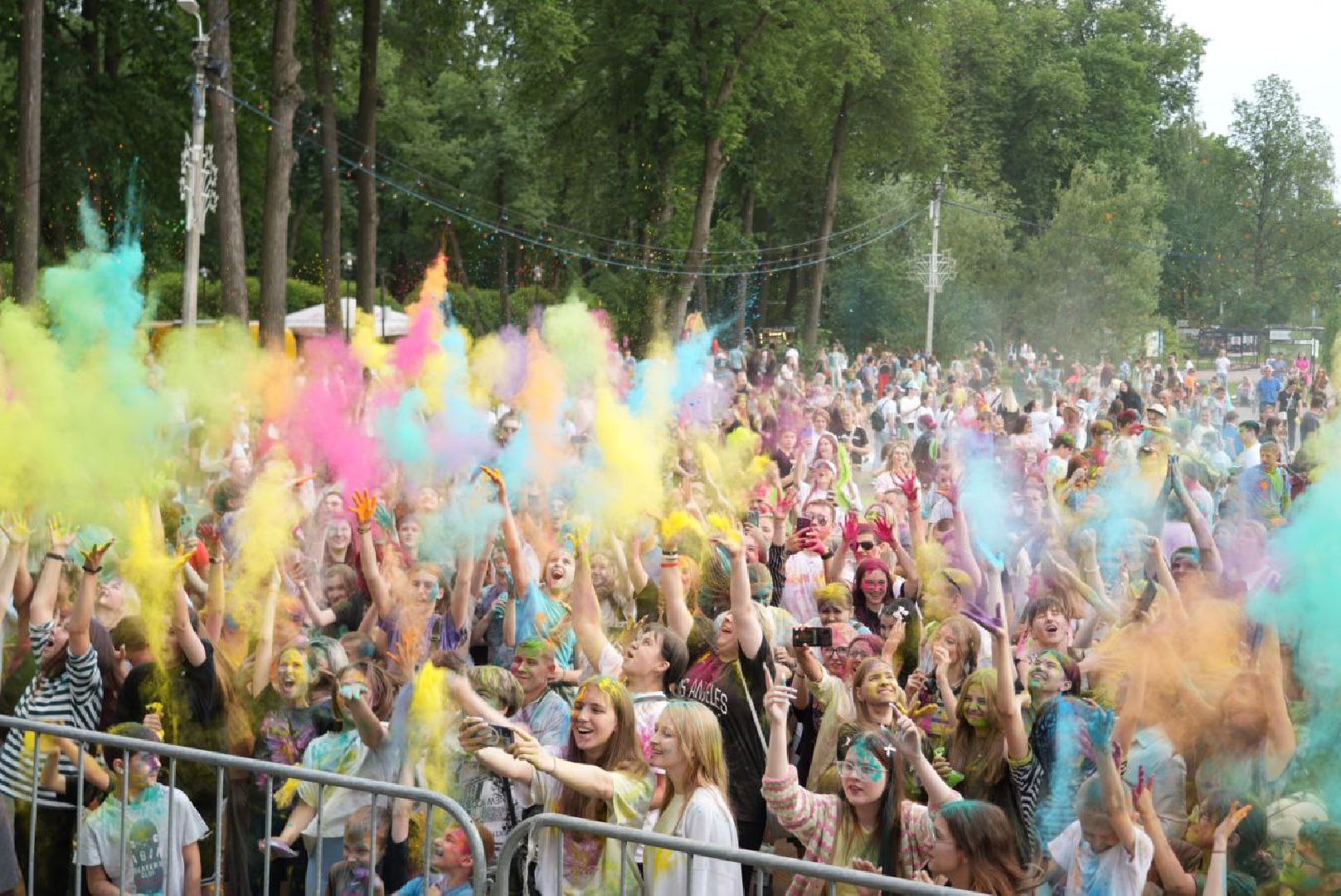 Молодежь, Парки МО, Парки Подмосковья, Краски Холи, Общество, Скитские пруды, Сергиев Посад, Сергиево-Посадскй городской округ, Фестиваль,