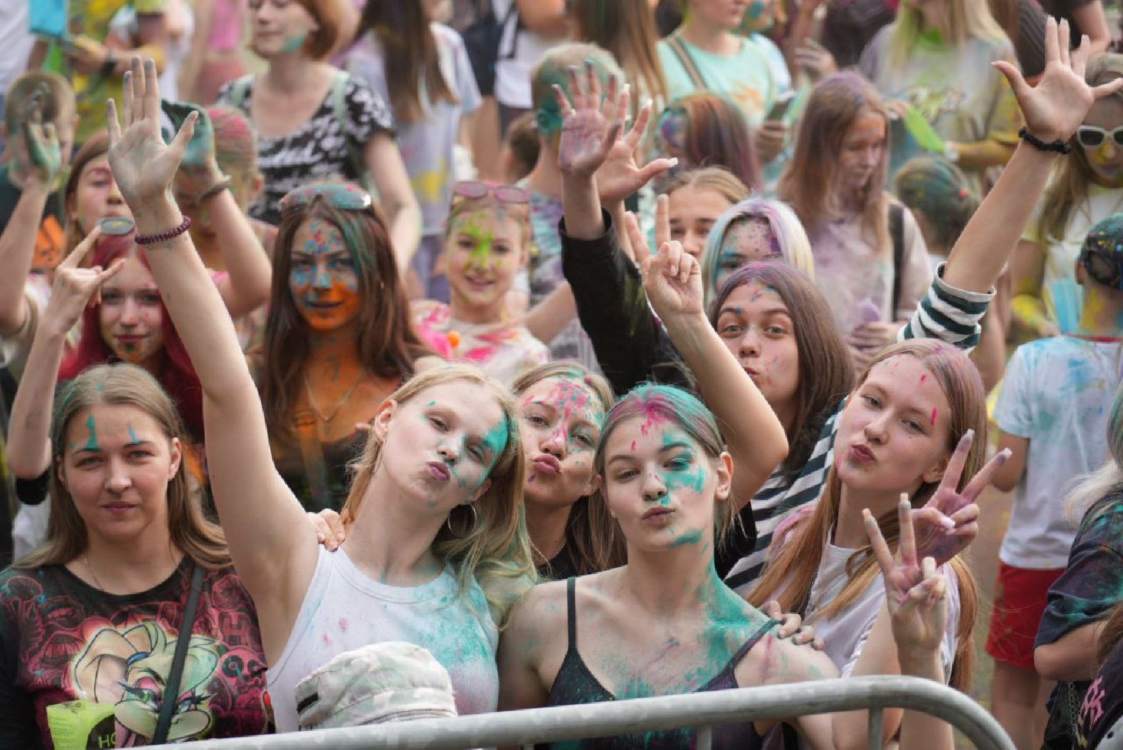 Молодежь, Парки МО, Парки Подмосковья, Краски Холи, Общество, Скитские пруды, Сергиев Посад, Сергиево-Посадскй городской округ, Фестиваль,