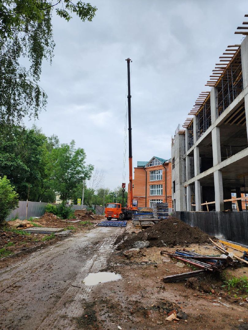 чехов, строительство, пристройка к школе, школа, рабочие,