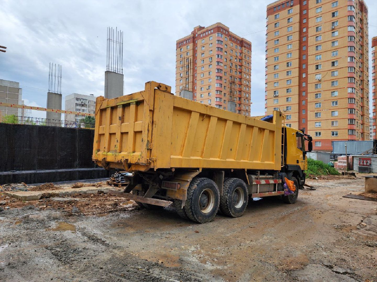 чехов, строительство, пристройка к школе, школа, рабочие,