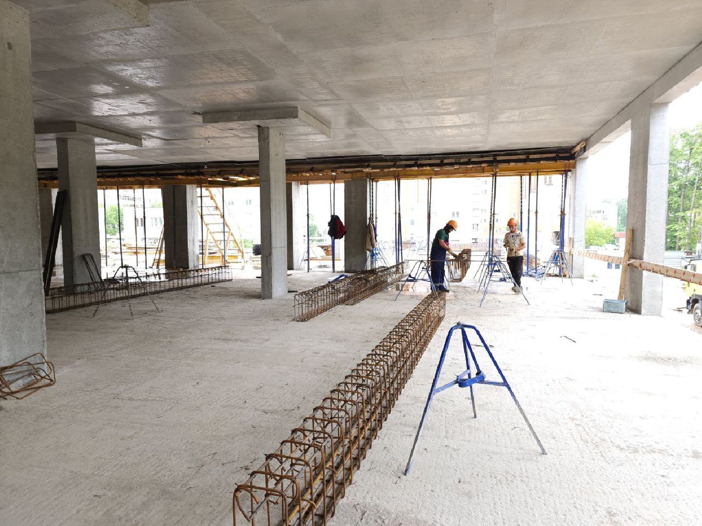 чехов, строительство, пристройка к школе, школа, рабочие,