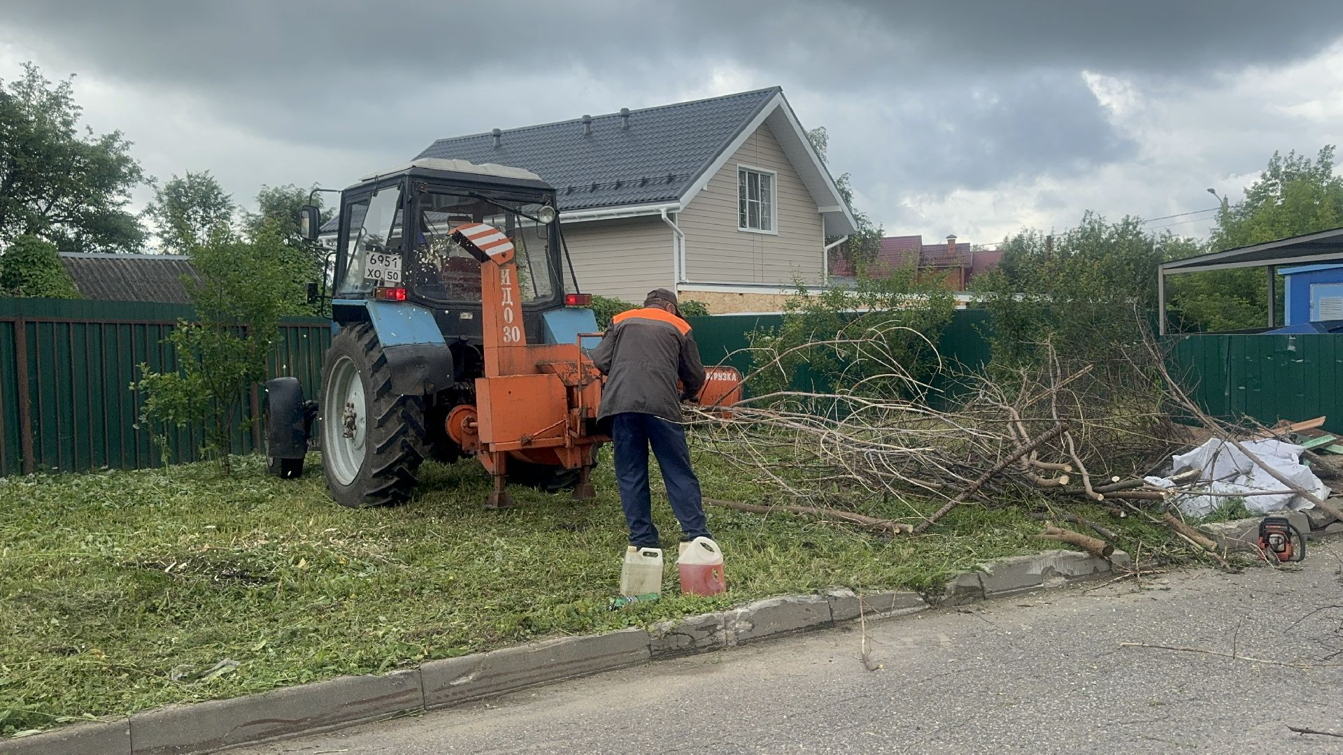 Солнечногорск, благоустройсво, уборка дворов, покос травы, промывка дорог,