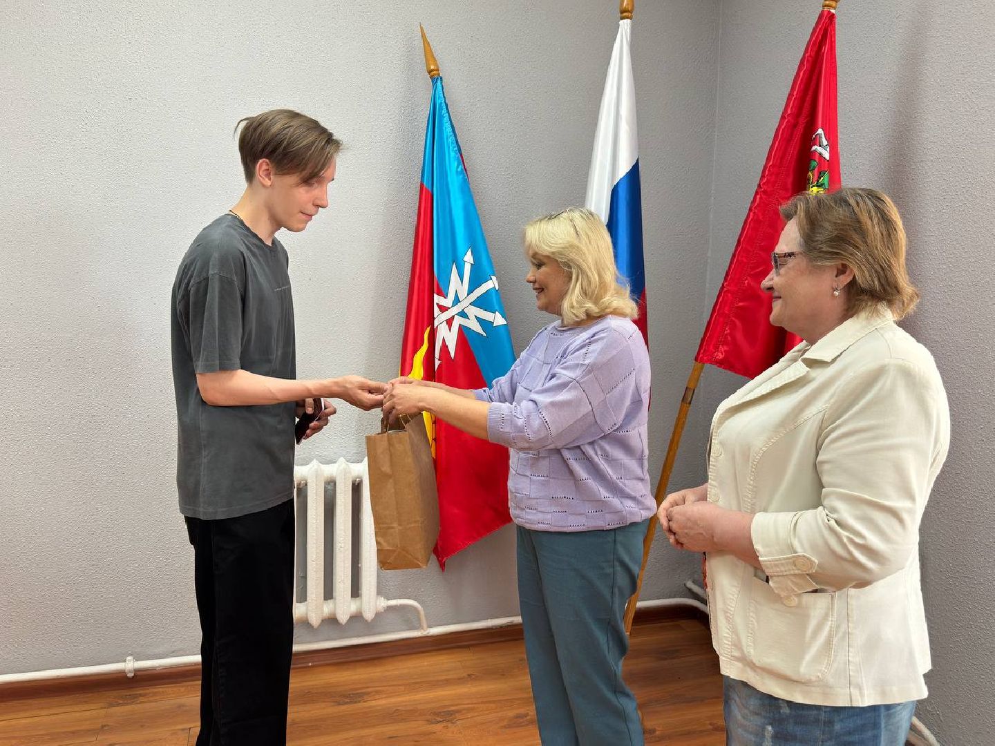 вручение паспорта, паспорт гражданина рф, администрация, восход,