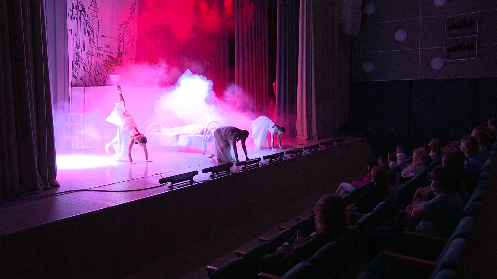 Реутов, спектакль, пластика, танцы, герои, болезни, пандемия,