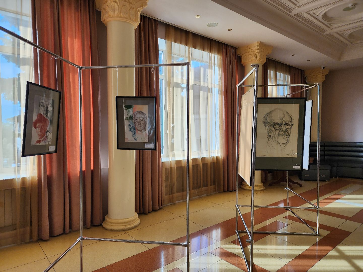 ногинск, мособлдрама, выставка, картины, общество, люди, театральный фестиваль,