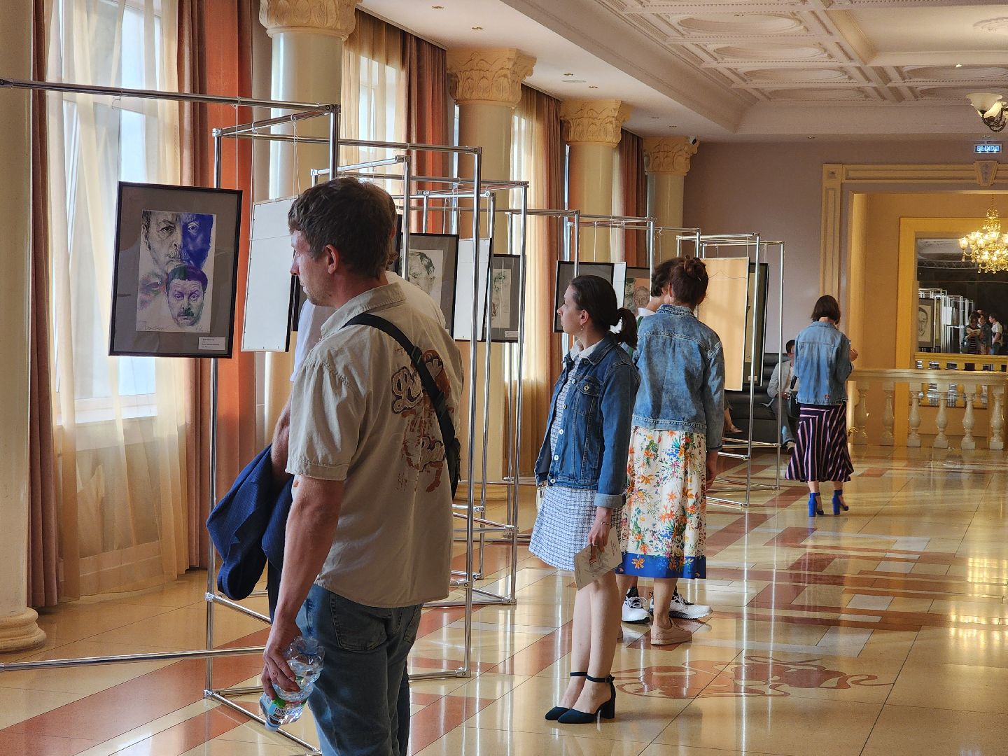 ногинск, мособлдрама, выставка, картины, общество, люди, театральный фестиваль,