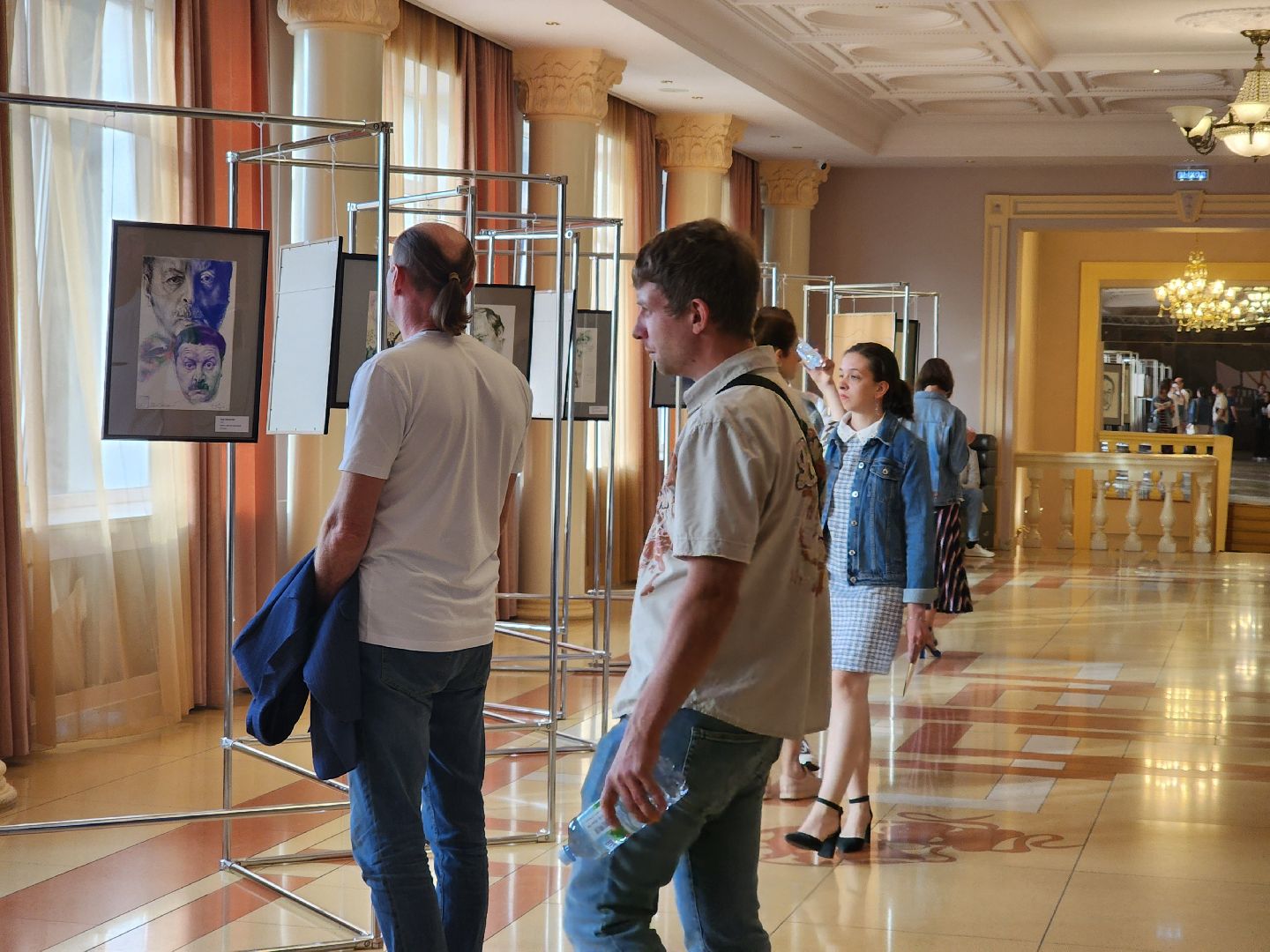 ногинск, мособлдрама, выставка, картины, общество, люди, театральный фестиваль,