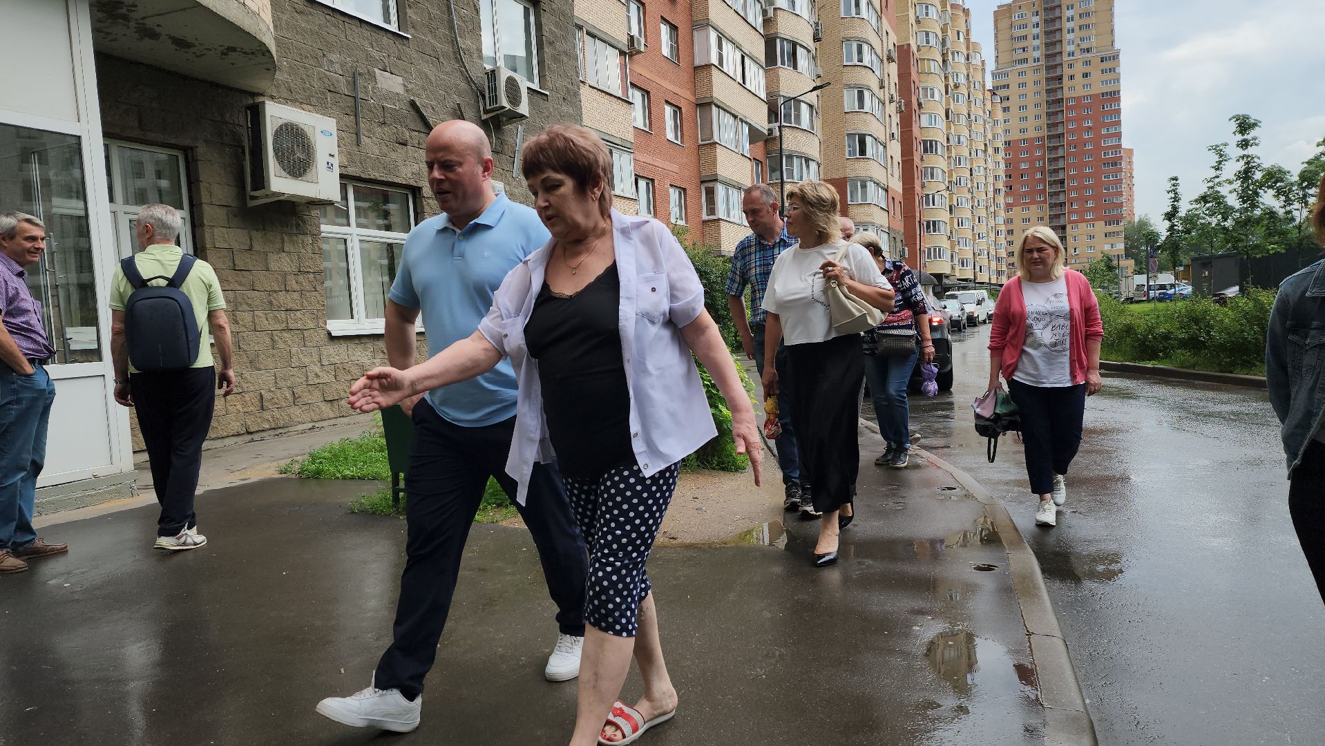 благоустройство территории, встреча с жителями, выезд главы,