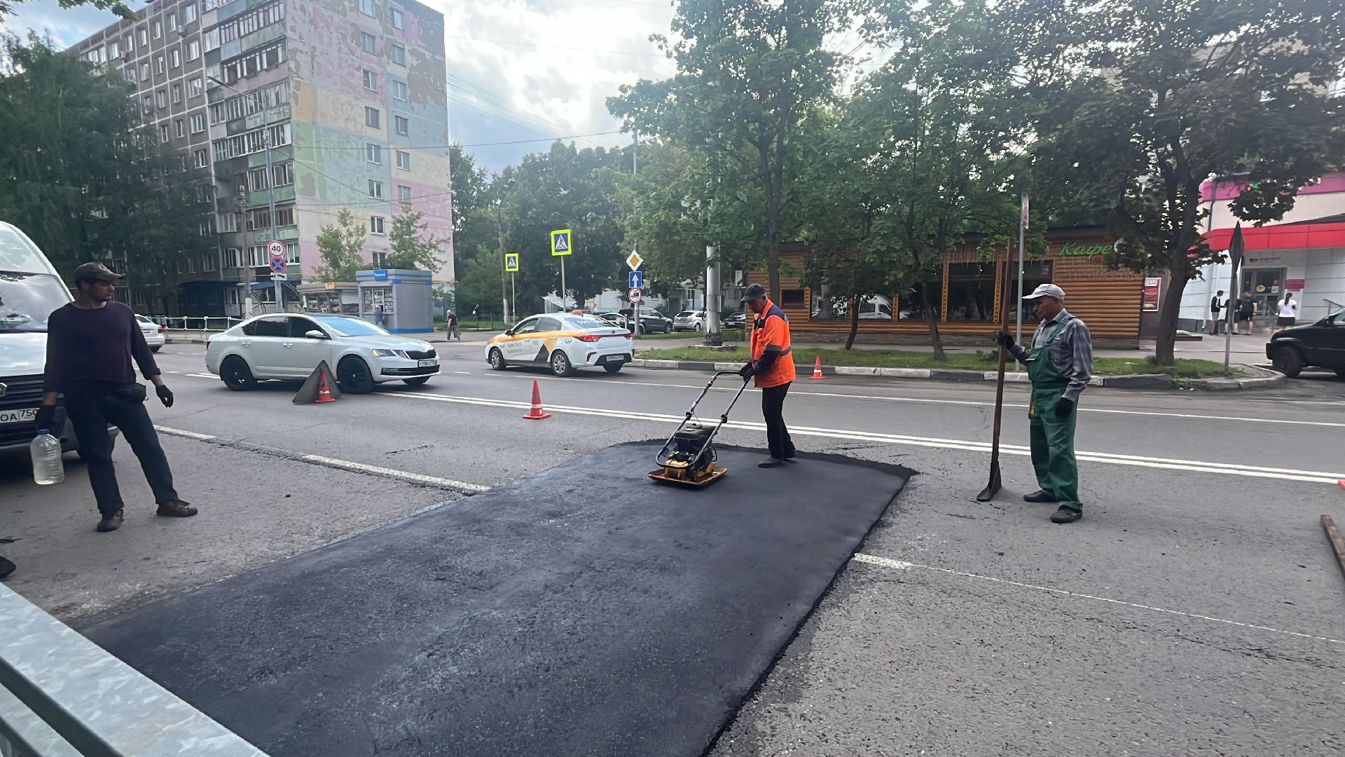 лежачие полицейские, лежачий полицейский, искусственная неровность, искусственные дорожные неровности, ямы, ямы на дорогах, ямочный ремонт, ремонт дорог,