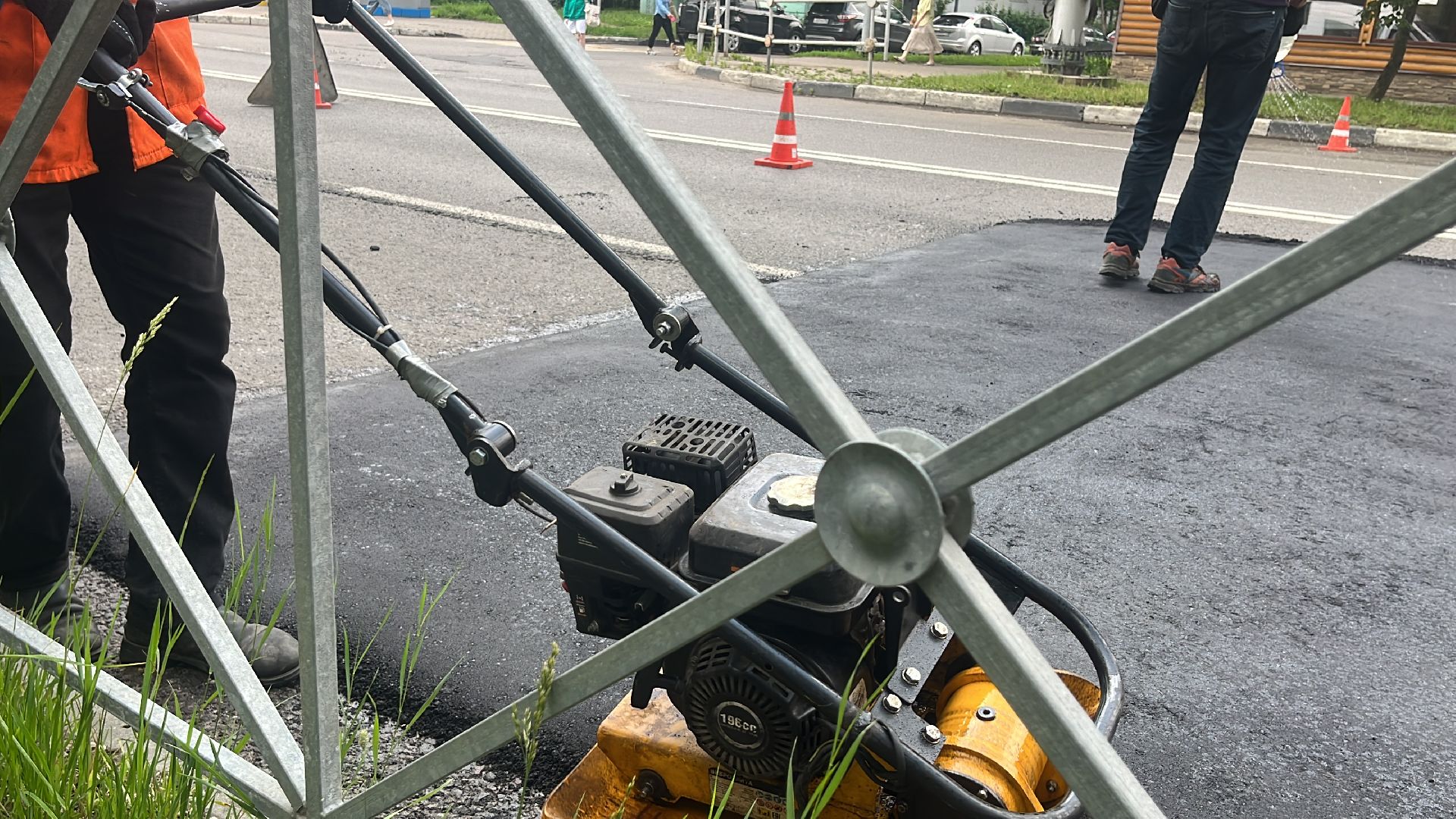 лежачие полицейские, лежачий полицейский, искусственная неровность, искусственные дорожные неровности, ямы, ямы на дорогах, ямочный ремонт, ремонт дорог,