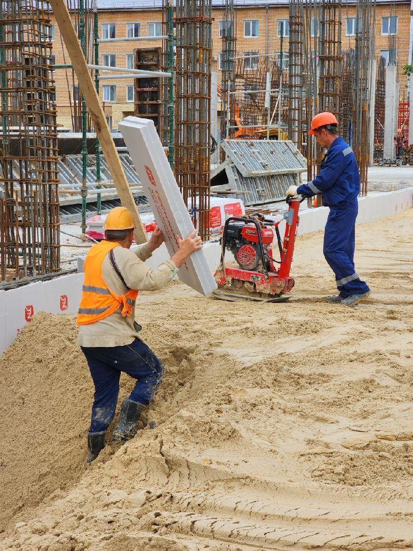 чехов, строительство, поликлиника, рабочие, дети,