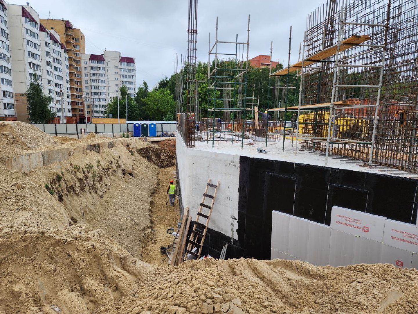 чехов, строительство, поликлиника, рабочие, дети,