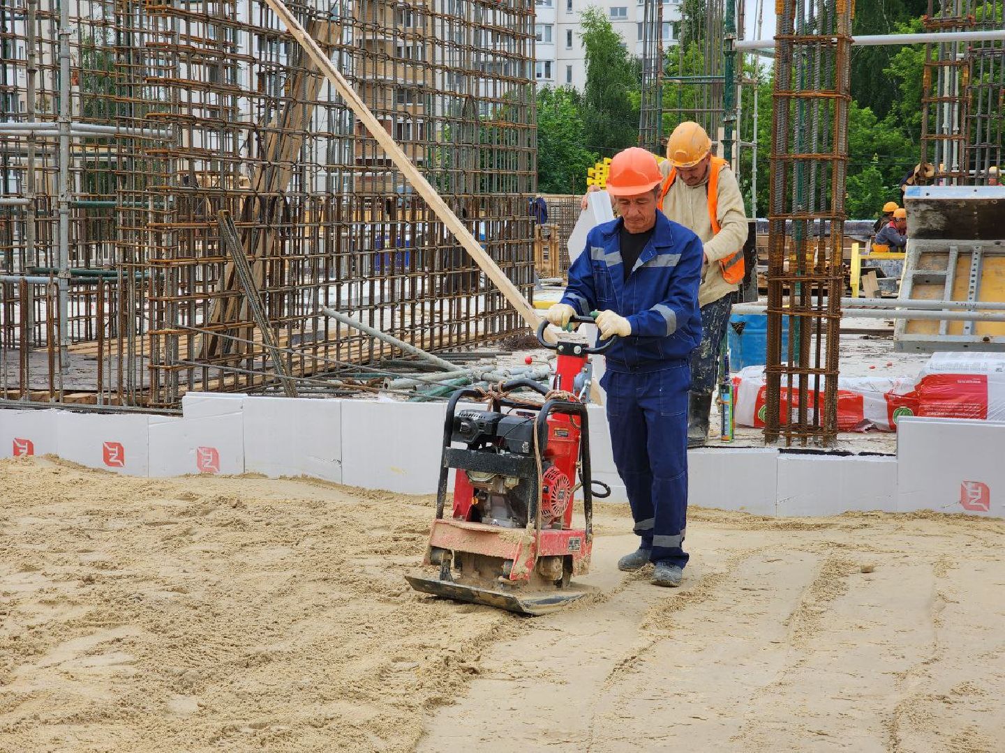 чехов, строительство, поликлиника, рабочие, дети,