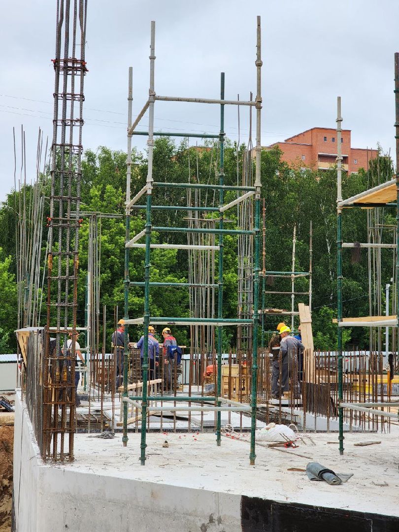 чехов, строительство, поликлиника, рабочие, дети,