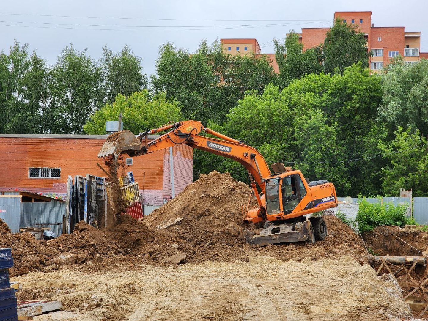 чехов, строительство, поликлиника, рабочие, дети,