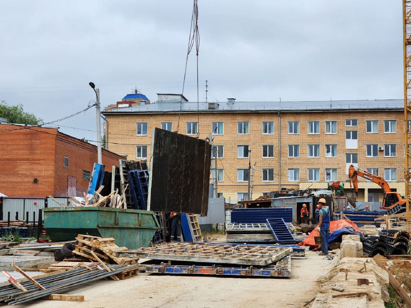 чехов, строительство, поликлиника, рабочие, дети,