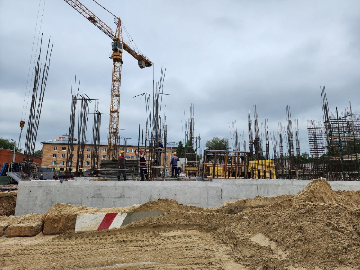 чехов, строительство, поликлиника, рабочие, дети,