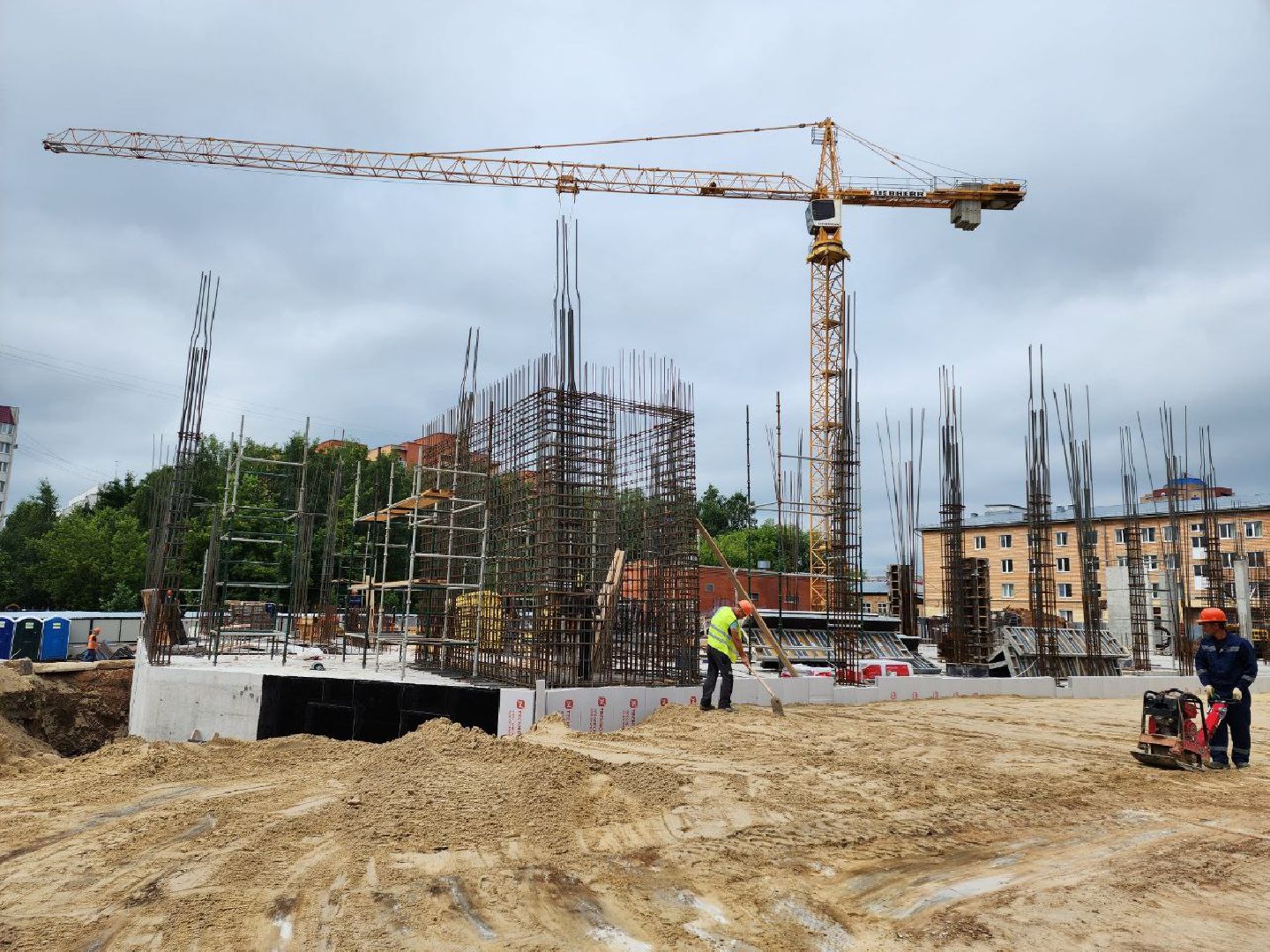 чехов, строительство, поликлиника, рабочие, дети,