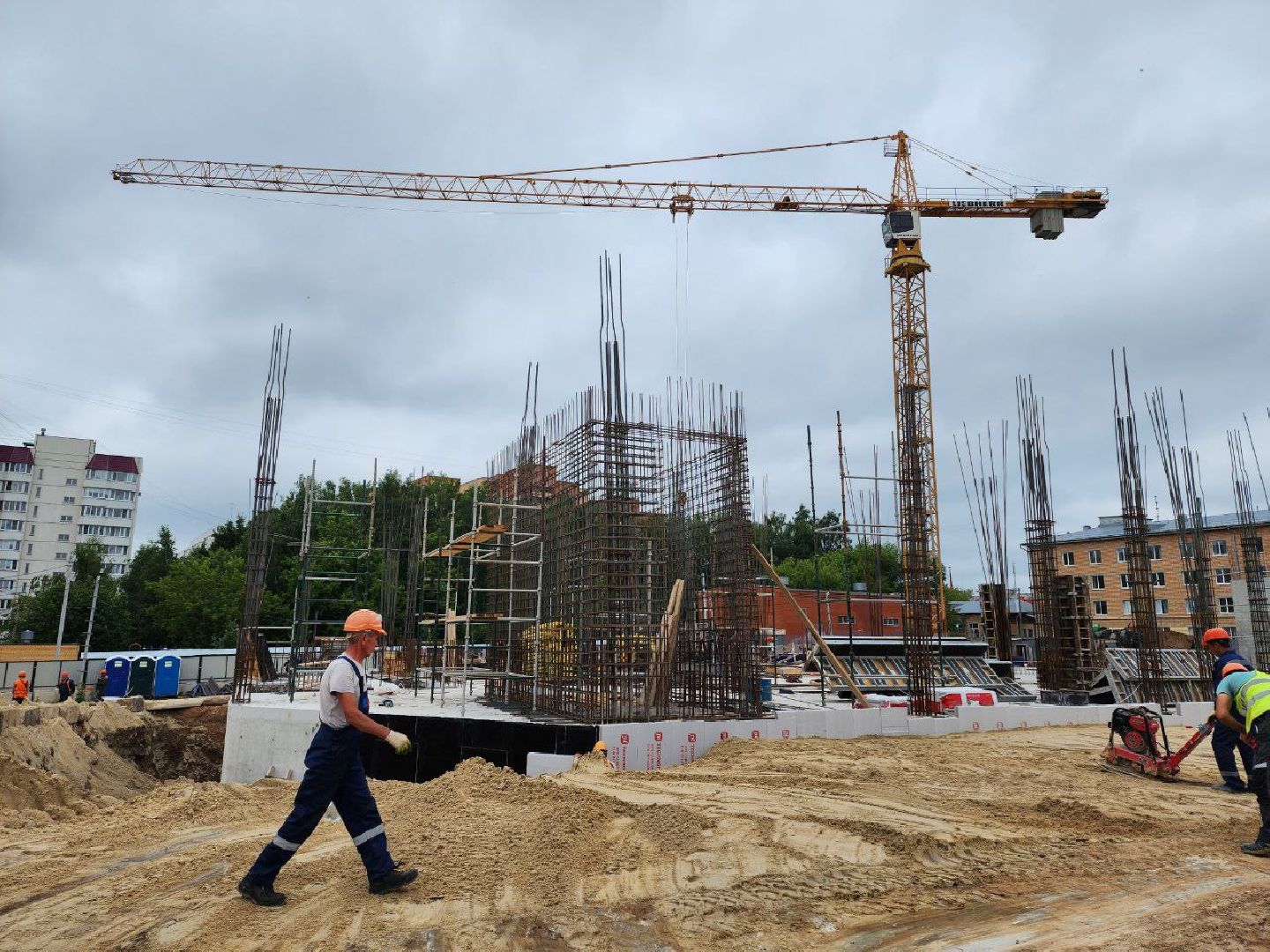 чехов, строительство, поликлиника, рабочие, дети,