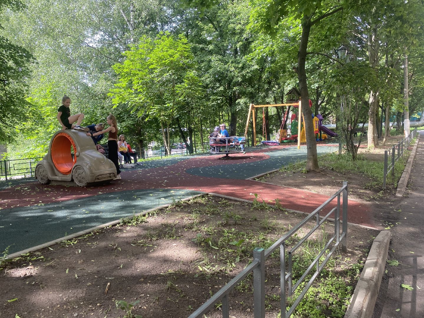 цветной бульвар власиха, обход территории власиха, глава Власихи, встречи с жителями Власиха, модернизация детской площадки,