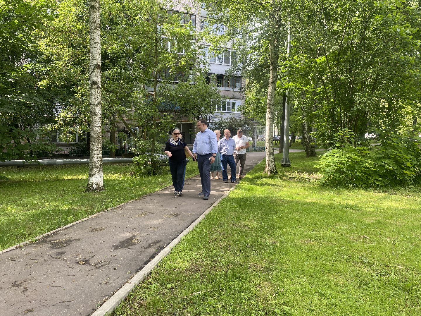 цветной бульвар власиха, обход территории власиха, глава Власихи, встречи с жителями Власиха, модернизация детской площадки,