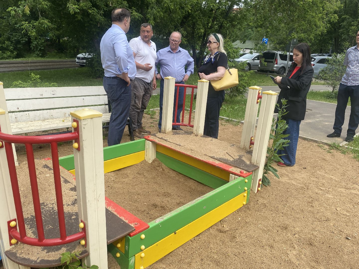 цветной бульвар власиха, обход территории власиха, глава Власихи, встречи с жителями Власиха, модернизация детской площадки,