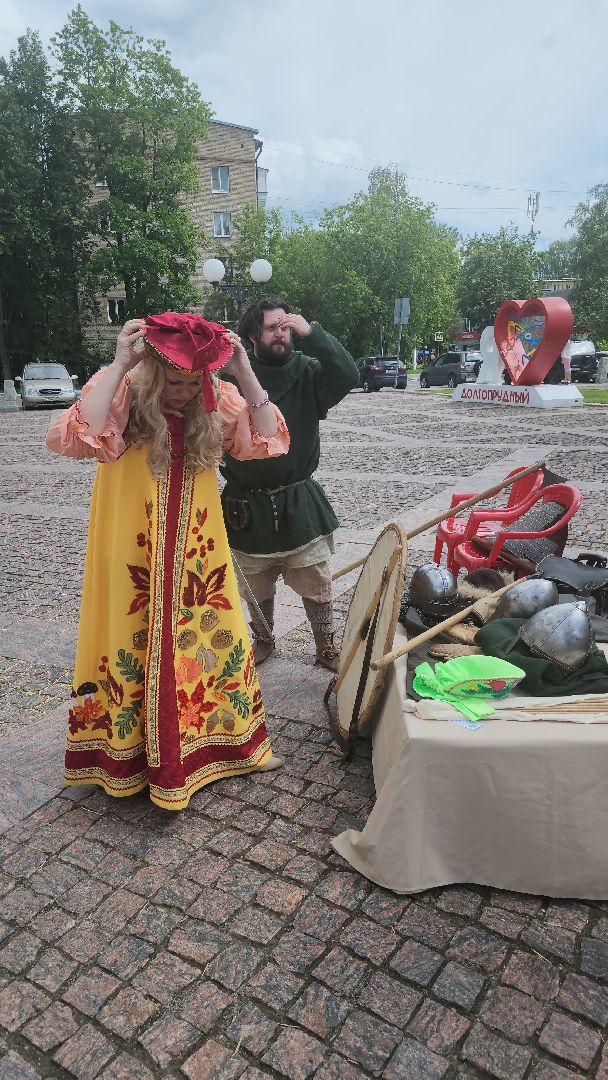 долгопрудный, День русской культуры, реконструкторы, веретено, обереговая кукла, узороплетение, валяние шерсти,