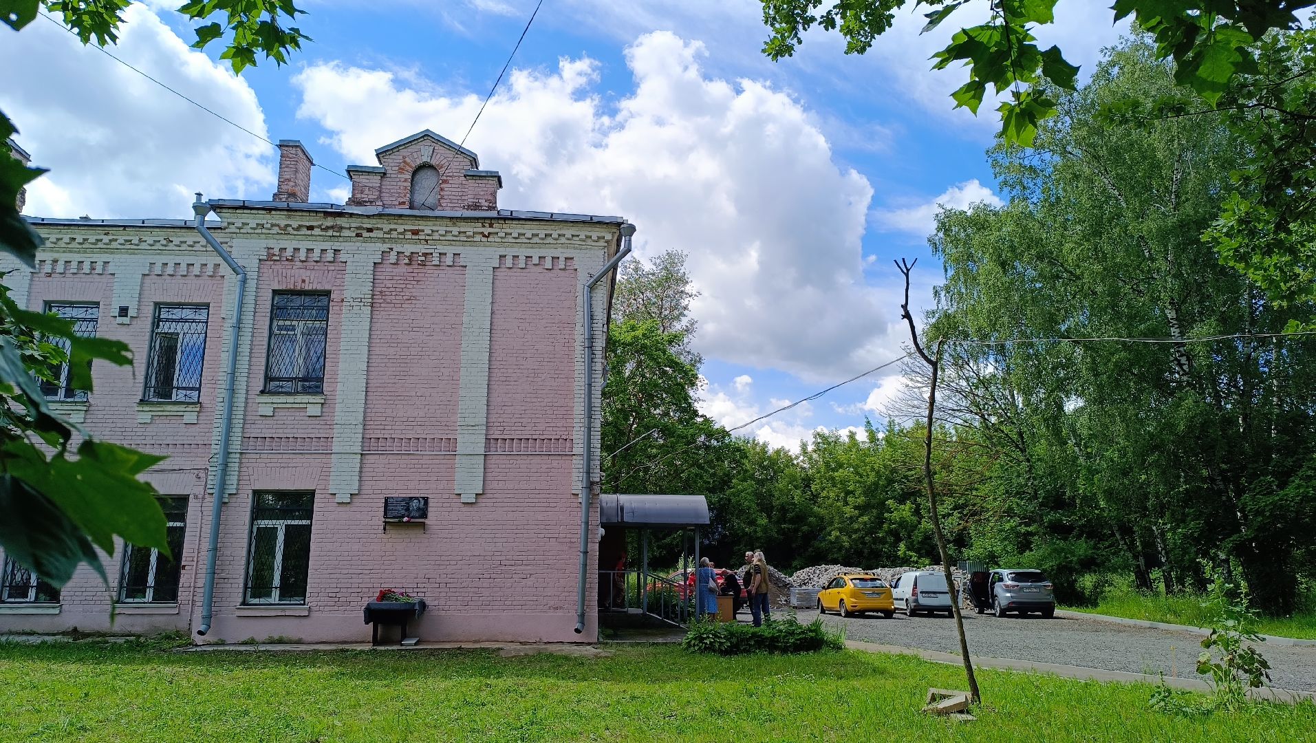 мемориальная доска, лобня, красная поляна,