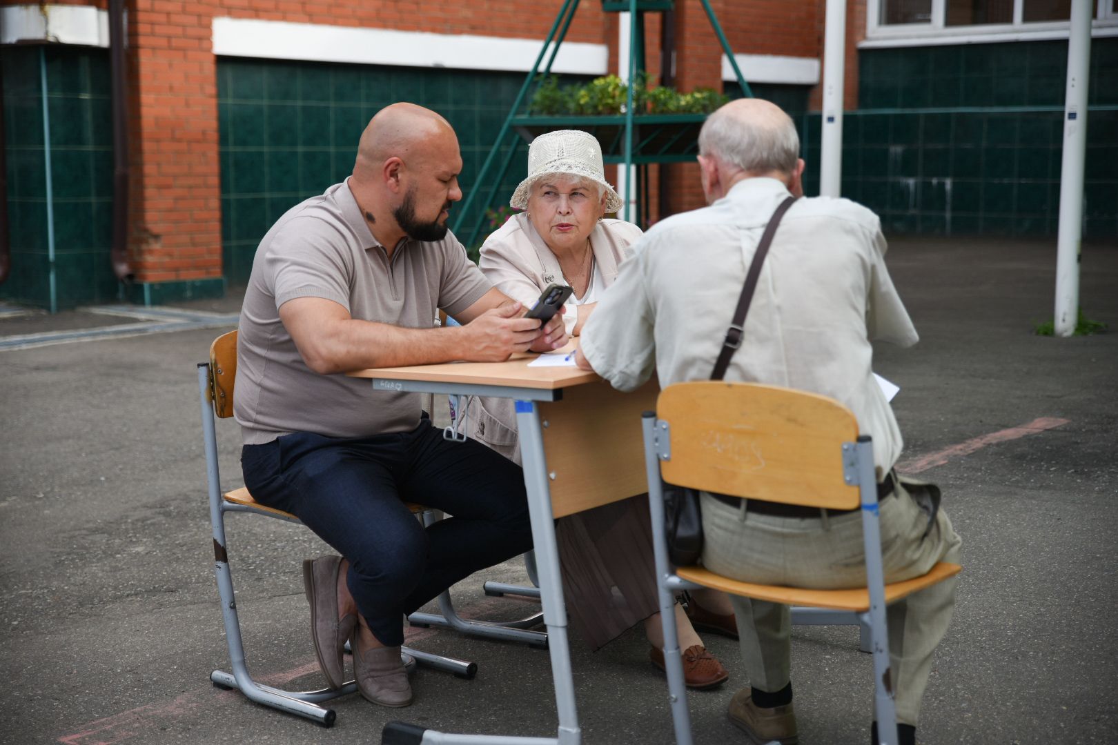 Бронницы, Выездная администрация, встреча администрации с жителями, Вопрос переселения,