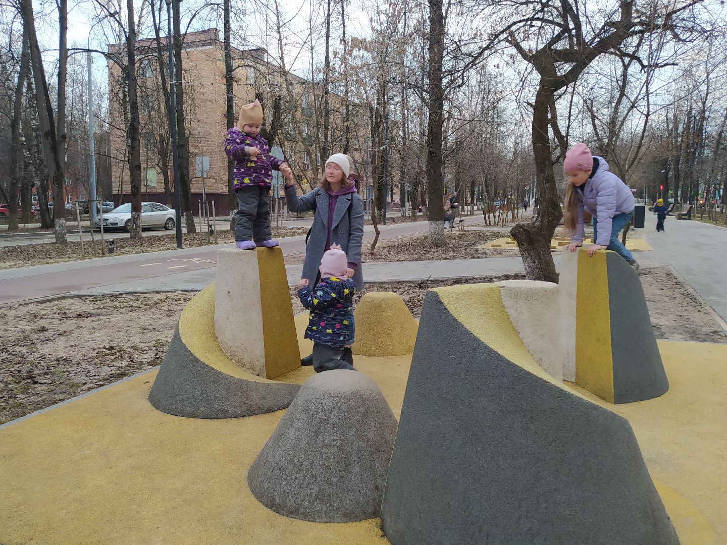 Благоустройство, качели, детская площадка