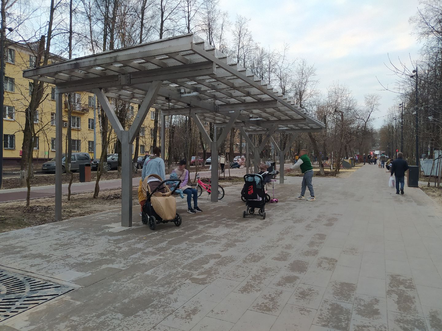 Благоустройство, качели, детская площадка