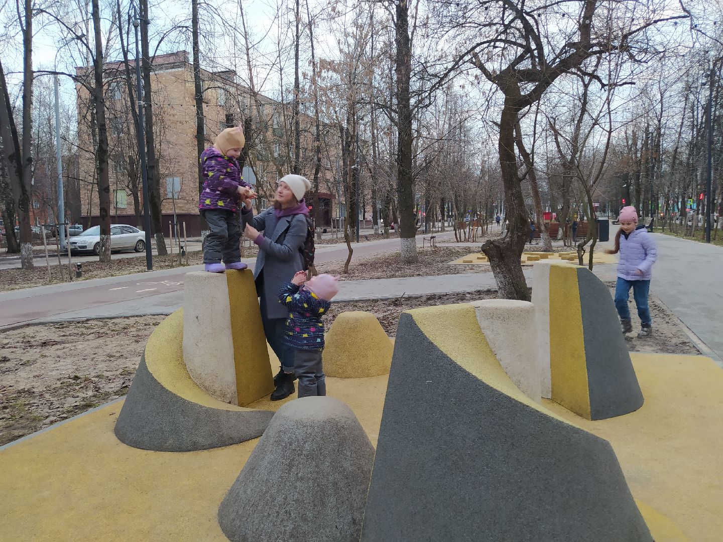 Благоустройство, качели, детская площадка