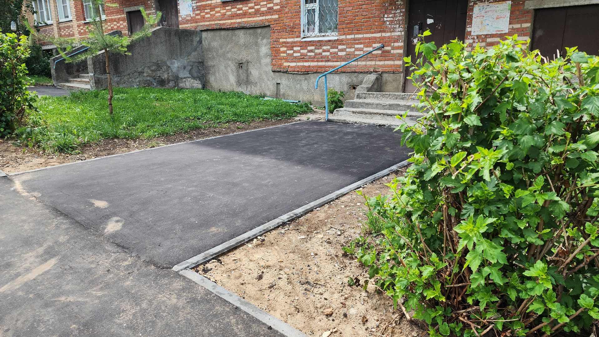 кашира, комплексное благоустройство, дворовая территория, парковка, троутар, водоотведение, озеленение, клумбы,