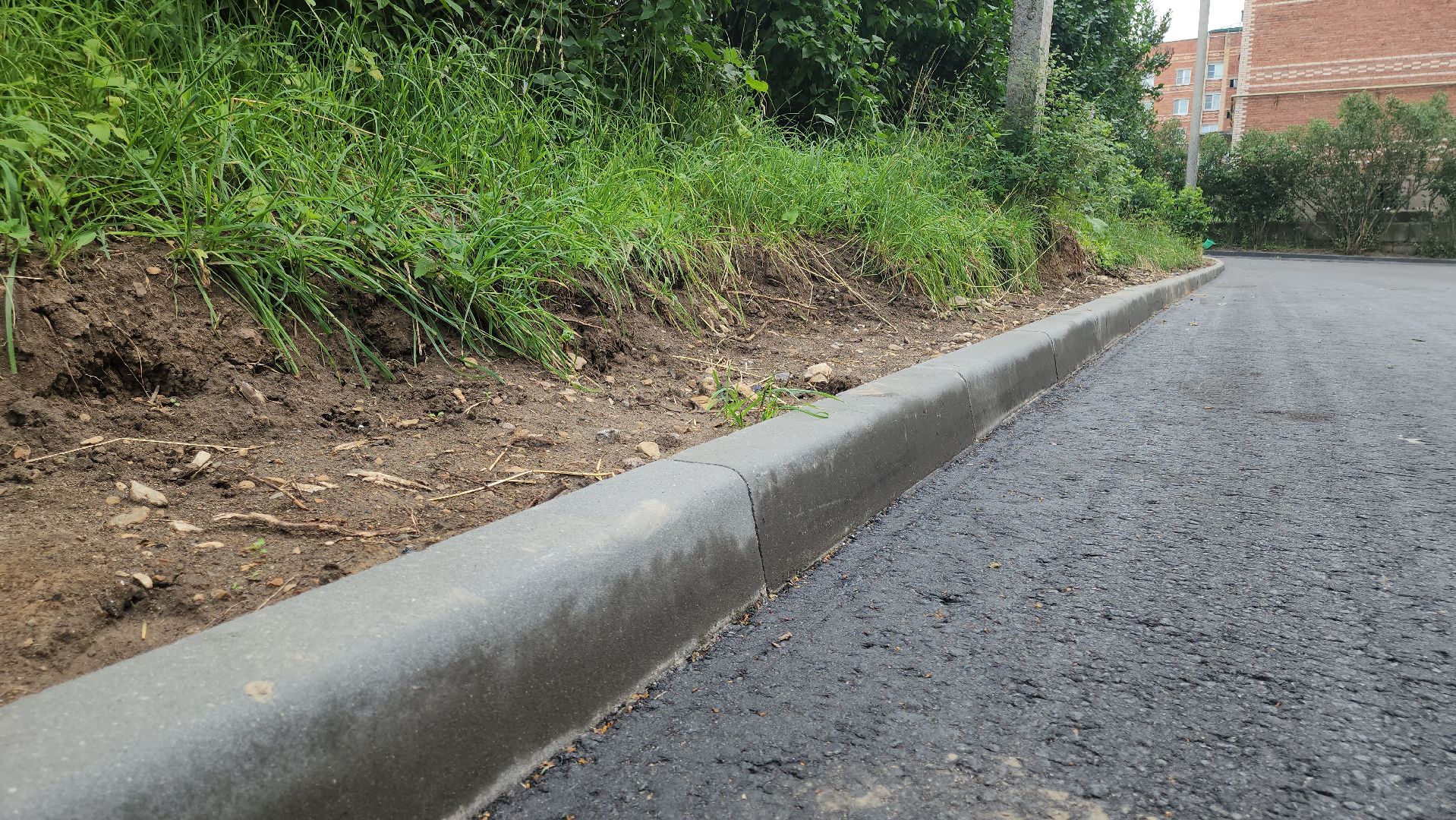 кашира, комплексное благоустройство, дворовая территория, парковка, троутар, водоотведение, озеленение, клумбы,