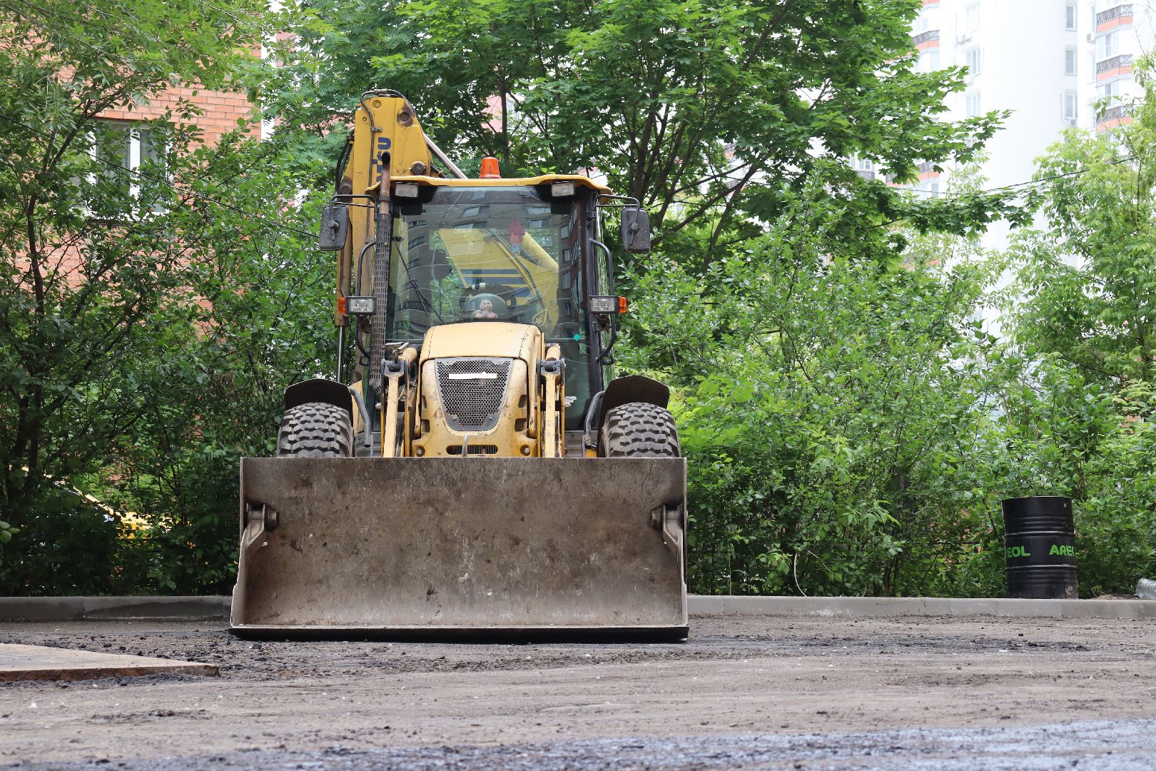 дзержинский, лесная 19, асфальт, благоустройство, Андроник Пак,