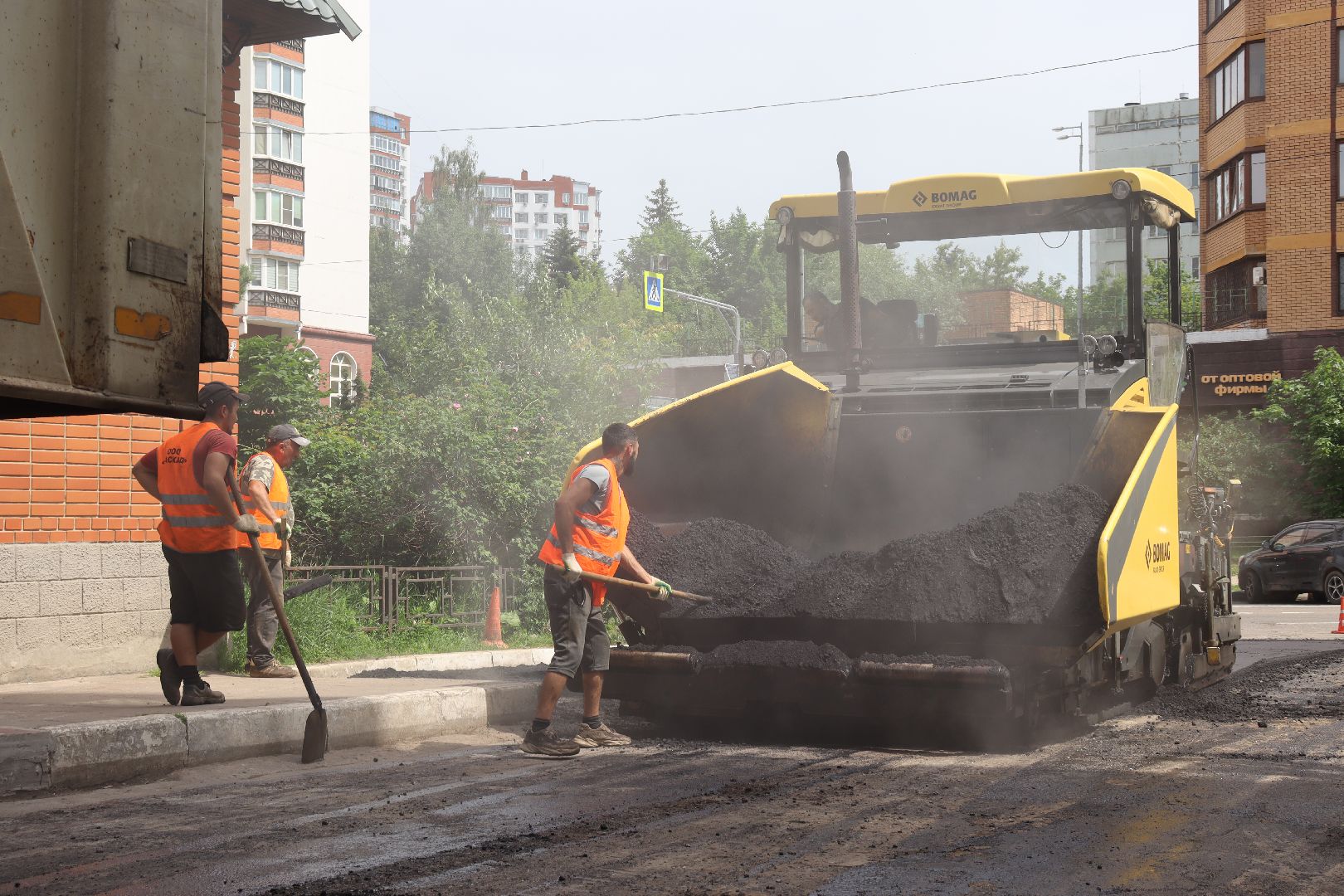 дзержинский, лесная 19, асфальт, благоустройство, Андроник Пак,