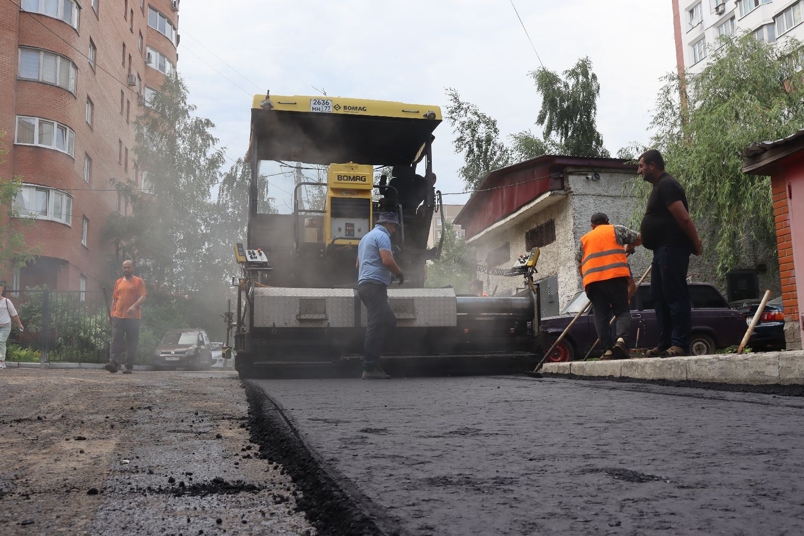 дзержинский, лесная 19, асфальт, благоустройство, Андроник Пак,