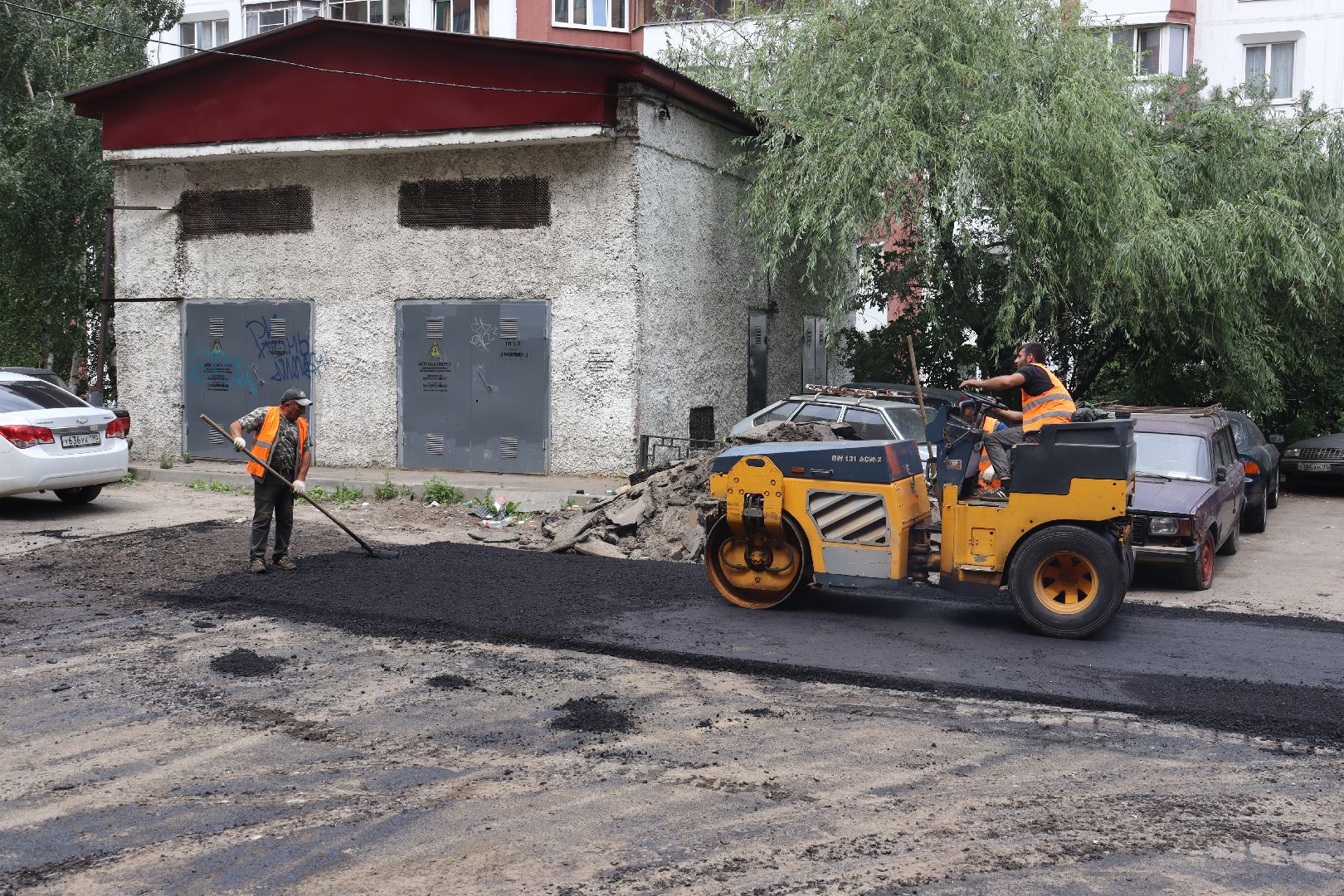 дзержинский, лесная 19, асфальт, благоустройство, Андроник Пак,