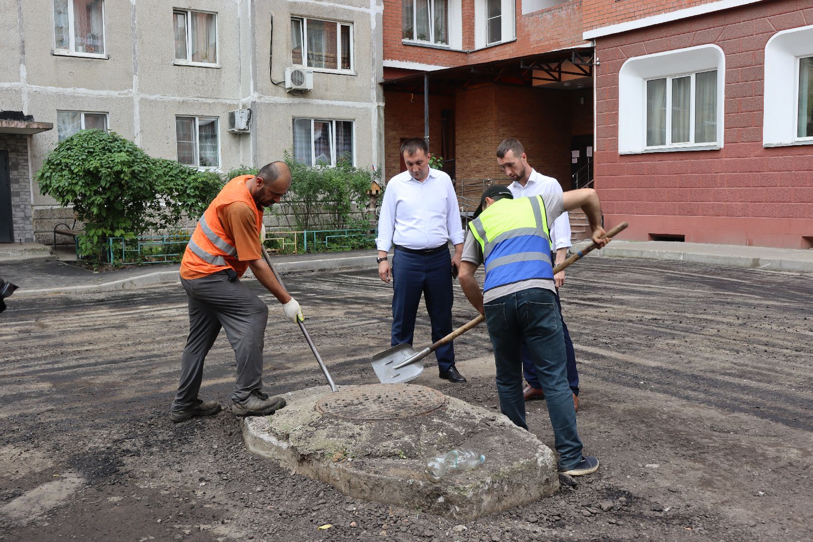 дзержинский, лесная 19, асфальт, благоустройство, Андроник Пак,